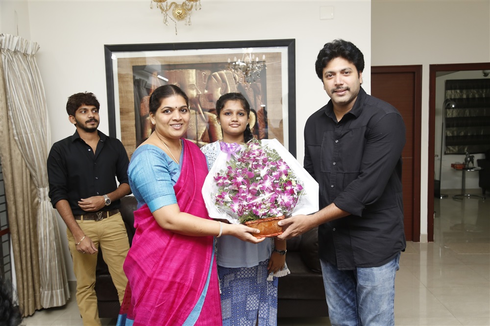 Tamil movie Yemaali teaser launched by Jayam Ravi. Celebs like Sam Jones, Sam D Raj, VZ Durai were present at the event. Jayam Ravi. Sam Jones,Sam D Raj,VZ Durai,Yemaali Movie Teaser,Yemaali Teaser,Yemaali Teaser launch,Yemaali Teaser launch pics,Yemaali Teaser launch images,Yemaali Teaser launch stills,Yemaali Teaser launch pictures,Yemaali Teaser launch photos
