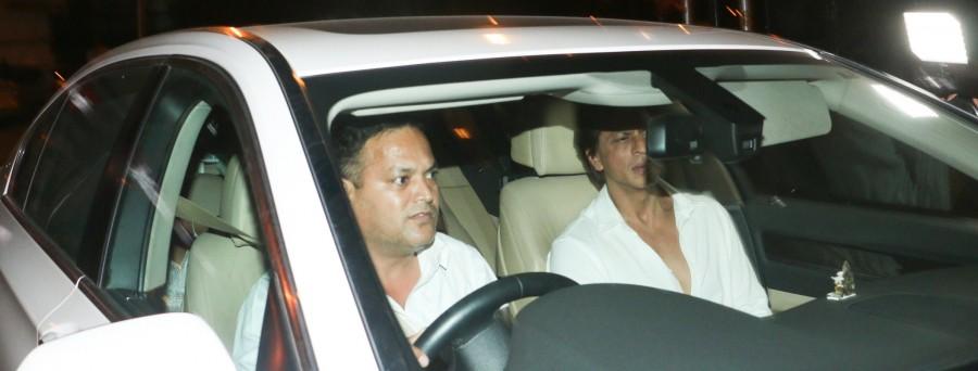 Bollywood's leading lady Deepika Padukone hosted a lavish party at her SoBo residence lastnight. Celebrations galore for the gorgeous actress for the tremendous love and response the audience has been showering on her for her portrayal of Padmavati and the graceful Ghoomar. Shah Rukh Khan,Karan Johar,Ranveer Singh,Alia Bhatt,Kriti Sanon,Gauri Khan,Jhanvi Kapoor,Sara Ali Khan,Abhishek Bachchan,Deepika Padukone's Padmavati party,Deepika Padukone,Padmavati party,Padmavati