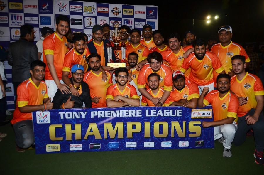 Aaditya Thackeray with his Yuva Mumbai team that stood victorious at the Tony Premier League (TPL) exhibition match between Yuva Mumbai & Mumbai Heroes. Aaditya Thackeray,Sohail Khan,Aftaab Shivdasani,Jay Bhanushali,Naren Moriani,Daanish Hingora,Rahul Kanal,Aamir Ali,Rohit Roy,Yuva Mumbai & Mumbai Heroes