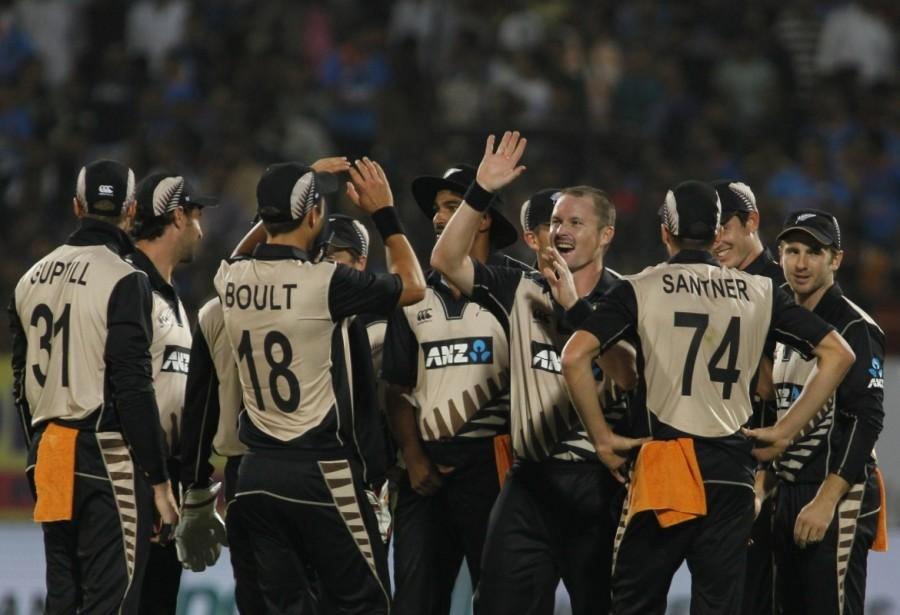 The Kiwis, who had lost the first match by 53 runs in New Delhi, have now levelled the three-match series at 1-1. Opting to bat first on winning the toss, the visitors rode on an unbeaten quickfire century by opener Colin Munro to post 196/2 in their allotted 20 overs. Munro batted through the innings, smashing 109 runs off 58 deliveries. This is his second century in 34 T20Is. He also became the fourth batsman to score two centuries in T20Is. In reply, the hosts could only manage to post 156/7. New Zealand beat India,New Zealand,New Zealand vs India,New Zealand beat India by 40 runs,Hardik Pandya,Virat Kohli,Martin Guptill,Axar Patel