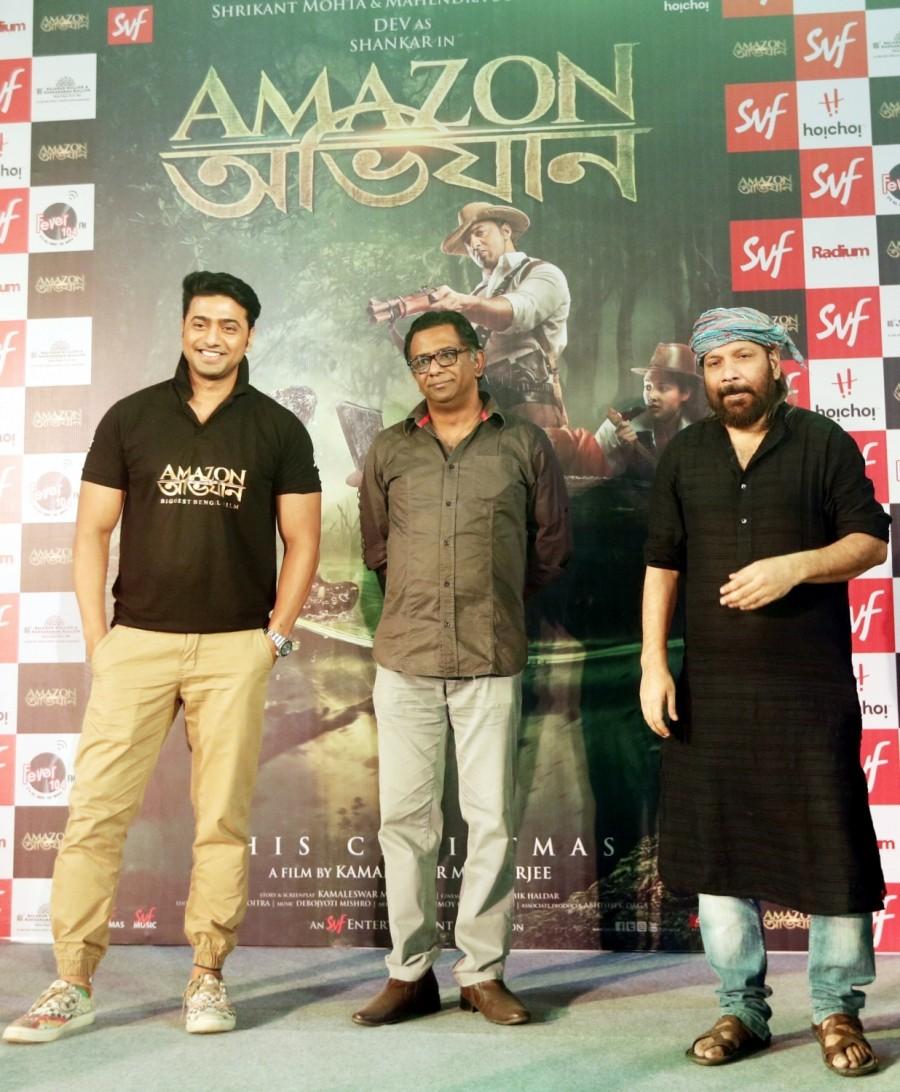 Film composer Debojyoti Mishra and actor Dev during the poster launch of their upcoming film 'Amazon Obhijaan' at Mohun Bagan Ground in Kolkata on Nov 4, 2017. Amazon Obhijaan film poster launch,Amazon Obhijaan film poster,Amazon Obhijaan poster launch,Film composer Debojyoti Mishra,Debojyoti Mishra,actor Dev