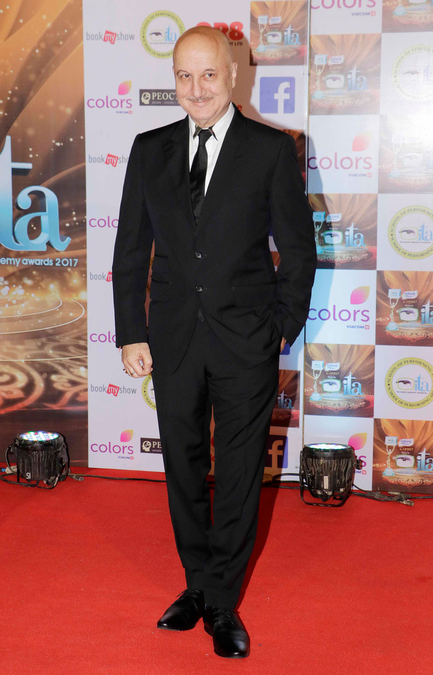 Anupam Kher poses for photographers at 17th Indian Television Academy Awards in Mumbai on November 5, 2017. Adaa Khan,Anupam Kher,Ekta Kapoor,Vivek Oberoi,Arjun Bijlani,Kamya Punjabi,Mouni Roy,Rashami Desai,Soni Razdan,17th Indian Television Academy Awards,Indian Television Academy Awards,ITA 2017,ITA 2017 pics,ITA 2017 images,ITA 2017 stills,ITA 2017 pictures