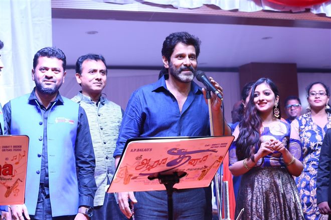Vikram sang at his daughter's wedding reception. Chiyaan Vikram,Vikram,Chiyaan Vikram sings,Vikram sings,Chiyaan Vikram sings at Akshita wedding reception,Akshita wedding reception,Akshita wedding reception pics,Akshita wedding reception images,Akshita wedding reception stills,Akshita wedding reception