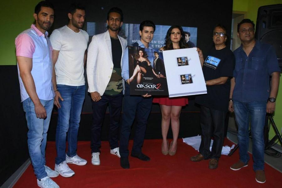 Zareen Khan & Gautam Rode Unveil New Trailer of Aksar 2. Zareen Khan,Gautam Rode,Aksar 2 trailer launch,Aksar 2,Aksar 2 trailer,Aksar 2 trailer launch pics,Aksar 2 trailer launch images,Aksar 2 trailer launch stills,Aksar 2 trailer launch pictures,Aksar 2 trailer launch photos