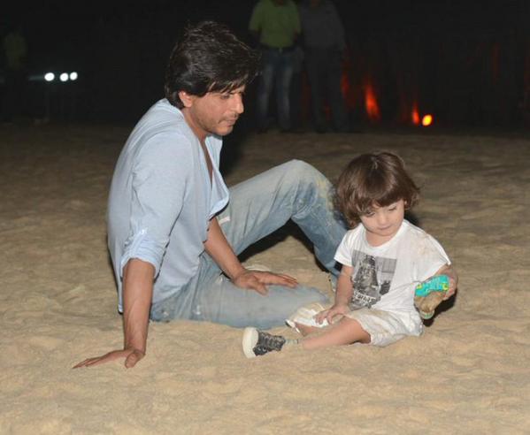 Shah Rukh Khan and son AbRam in Goa Shah Rukh Khan,AbRam,Goa,Twinkle Khanna,Nitara,Twitter,Photos