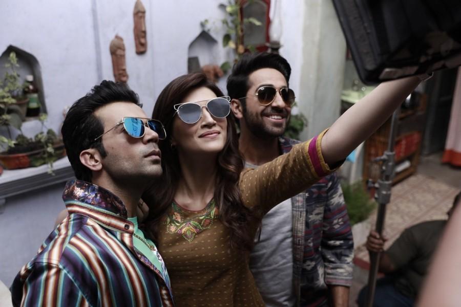 The sweet gesture by Kriti's near and dear ones made Diali 2017, Kriti's most memorable one. The actress was treated with boxes of Barfi's to mark the success of her last film from her friends and family. In August this year, Kriti starred in Bareilly ki Barfi and received tremendous love from the audience from across quarters. Kriti Sanon,Kriti Sanon this Diwali,Bareilly ki Barfi,Maximum Barfis