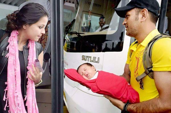 MS Dhoni with daughter Ziva Shah Rukh Khan,AbRam,Goa,Twinkle Khanna,Nitara,Twitter,Photos
