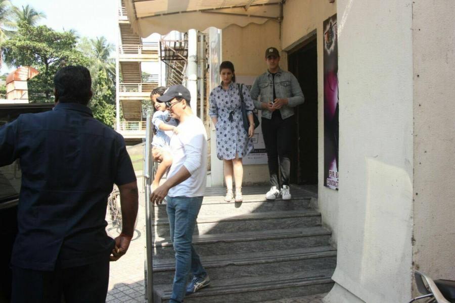 Akshay Kumar's family time At PVR Juhu. Akshay Kumar,actor Akshay Kumar,Akshay Kumar with family,Akshay Kumar with family at PVR,Akshay Kumar family,Akshay Kumar family pics,Akshay Kumar family images,Akshay Kumar family stills,Akshay Kumar family pictures,Akshay Kumar family photos