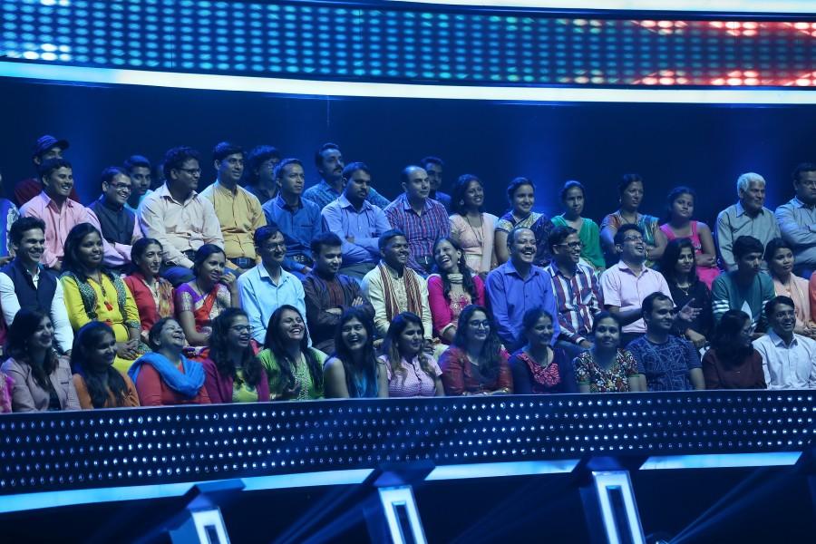 Hotseat contestants on Kaun Banega Crorepati 9 Finale episode. Vidya Balan and Yuvraj Singh,Vidya Balan,Yuvraj Singh,Kaun Banega Crorepati 9 finale,Kaun Banega Crorepati 9,Kaun Banega Crorepati 9 Grand Finale,Amitabh Bachchan