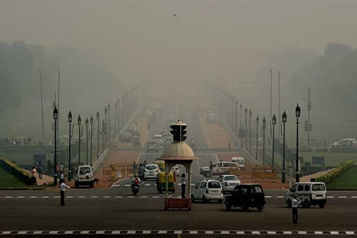 Thick fog covers Delhi,fog covers Delhi,#smogindelhi,smog in Delhi,smog Delhi