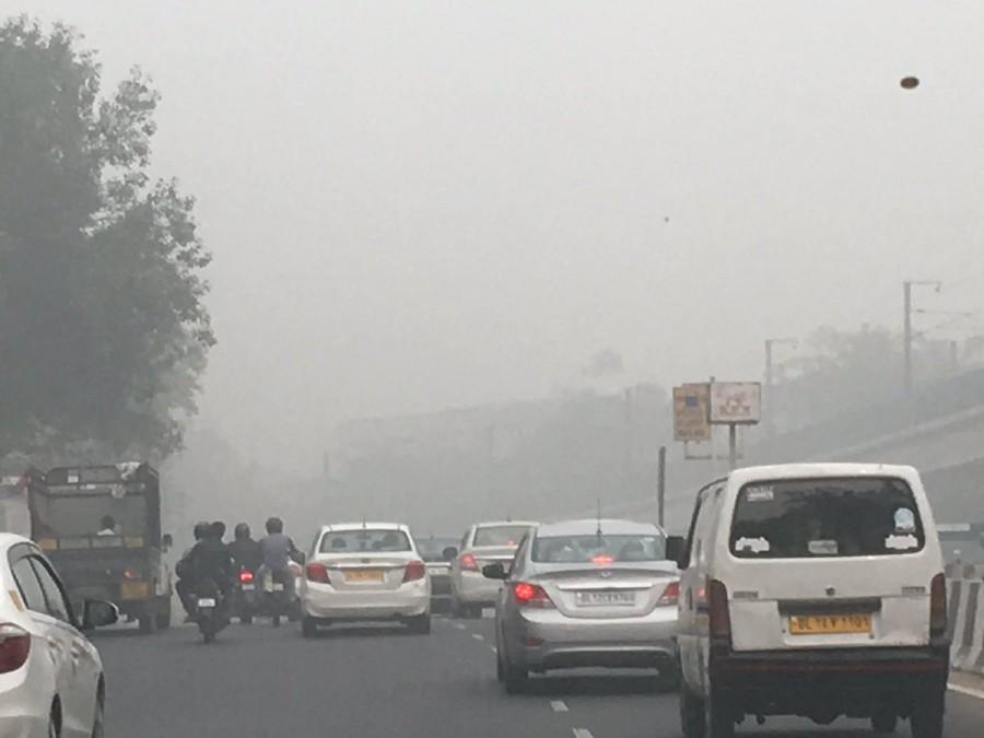 Thick fog covers Delhi,fog covers Delhi,#smogindelhi,smog in Delhi,smog Delhi