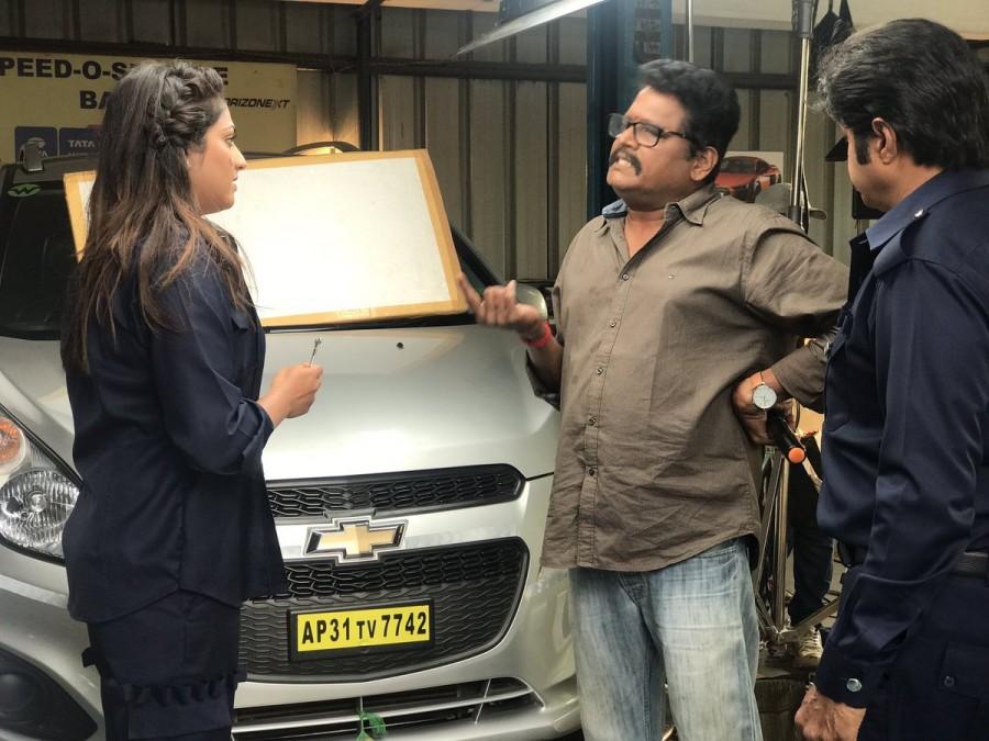 Starring Nandamuri Balakrishna, Nayanthara in the lead role, while Natasha Doshi, Hariprriya, Prakash Raj, Ashutosh Rana, Brahmanandam appears in the supporting role. Nandamuri Balakrishna and Hari Priya,Nandamuri Balakrishna,Hari Priya,Balakrishna,Jai Simha,Jai Simha on the sets,Jai Simha working pics,Jai Simha working images,Jai Simha working stills,Jai Simha working pictures,Jai Simha working photos
