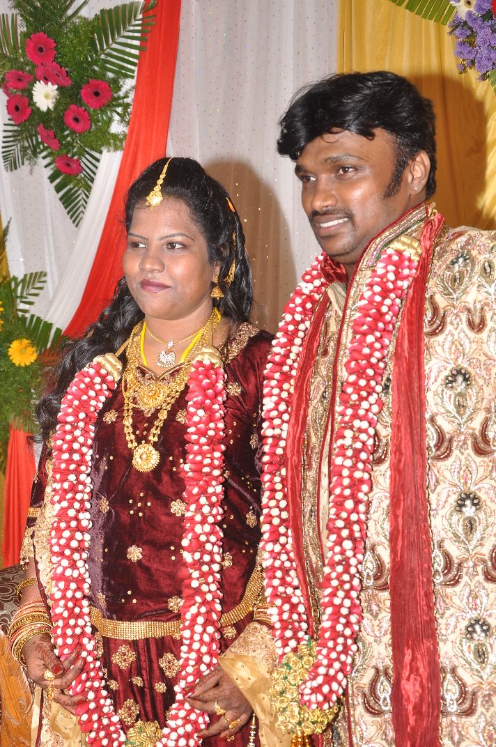 Singapore Deepan wedding pictures. Singapore Deepan,Singapore Deepan wedding pics,Singapore Deepan wedding images,Singapore Deepan wedding stills,Singapore Deepan wedding pictures,Singapore Deepan wedding photos,Singapore Deepan marriage pics,Singapore Deepan marriage images,Singapore Deep