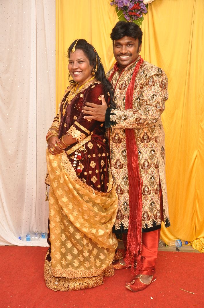 Star Vijay tv: Athu Ithu Ethu fame Singapore Deepan wedding pics. Singapore Deepan,Singapore Deepan wedding pics,Singapore Deepan wedding images,Singapore Deepan wedding stills,Singapore Deepan wedding pictures,Singapore Deepan wedding photos,Singapore Deepan marriage pics,Singapore Deepan marriage images,Singapore Deep