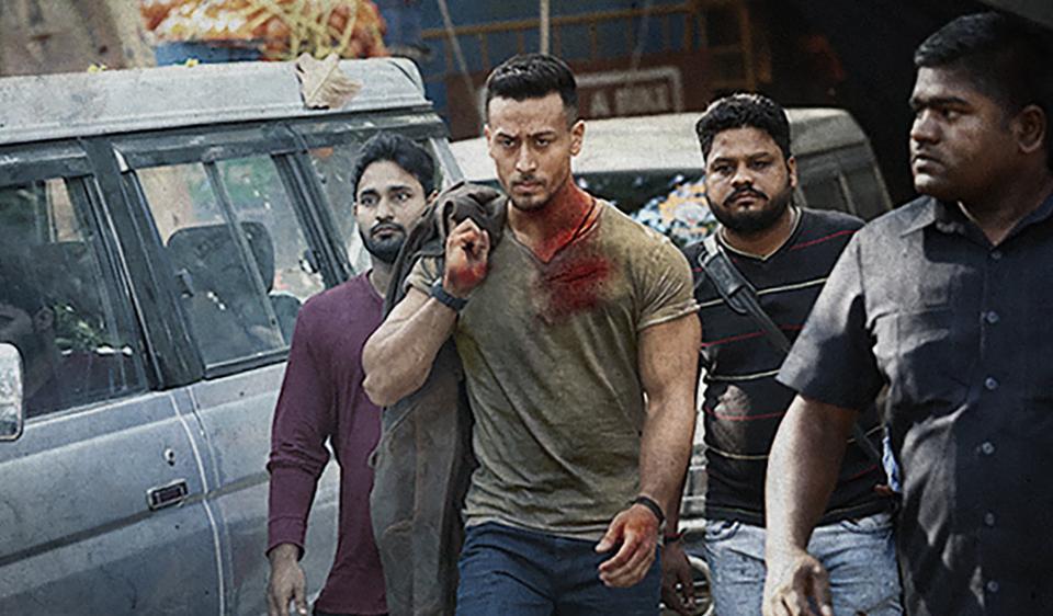 His fans approach him with notepads, T-shirts and their favorite belongings to get it signed whenever he steps out, be it for gym, events or dinner outings with friends and family. The Baaghi actor more than happily obliges them & is even prompt to reply their parents on social media platforms. Tiger Shroff,Tiger Shroff Autographs,Tiger Shroff Autographs as selfies,actor Tiger Shroff