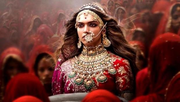 Deepika Padukone's magnum opus Padmavati is a film the audience is looking forward to with extreme anticipation. The excitement level is only growing ever since the poster was released. SLB took the decision of releasing Deepika's look the first & it worked extremely well for the Film as people couldn't stop gushing about Deepika & her unibrow as well as being the perfect fit for the role.