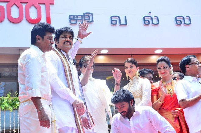 Celebs at Kalyan Jewellers Launch in Chennai Vikram Prabhu,Prabhu,Amitabh Bachchan,Aishwarya Rai,Akkineni Nagarjuna,Shivaraj Kumar,Kalyan Jewellers,Kalyan Jewellers Inauguration in Chennai,Amitabh Bachchan and Aishwarya Rai Launch Kalyan Jewellers in Chennai