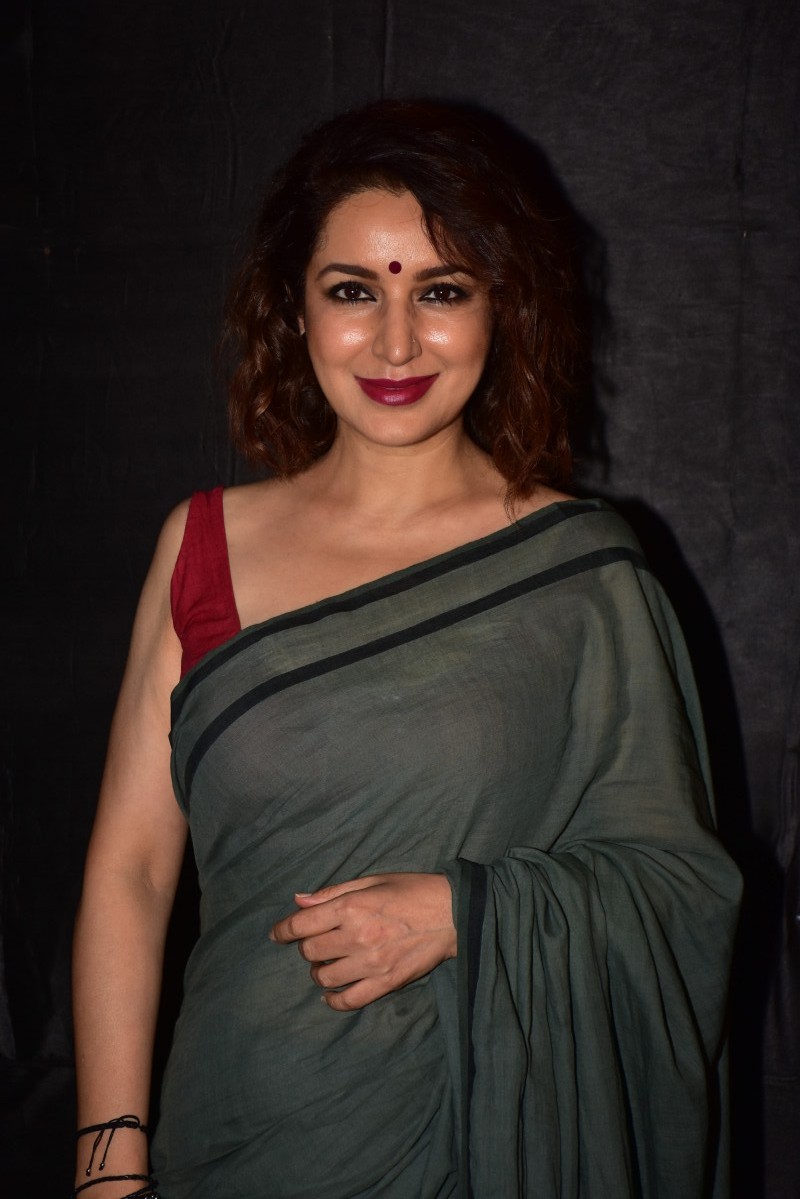 Present at the special preview screening where, Irrfan Khan, Parvathy, Tanuja Chandra, Sutupa Sikhder, Makesh Bhatt, Deepak Dobriyal, Gulshan Devaiah, Rasika Duggal and Tisca Chopra amongst other names. Rrfan Khan,Parvathy,Tanuja Chandra,Sutupa Sikhder,Makesh Bhatt,Deepak Dobriyal,Gulshan Devaiah,Rasika duggal,Tisca Chopra,Qarib Qarib Singlle,Qarib Qarib Singlle special screening