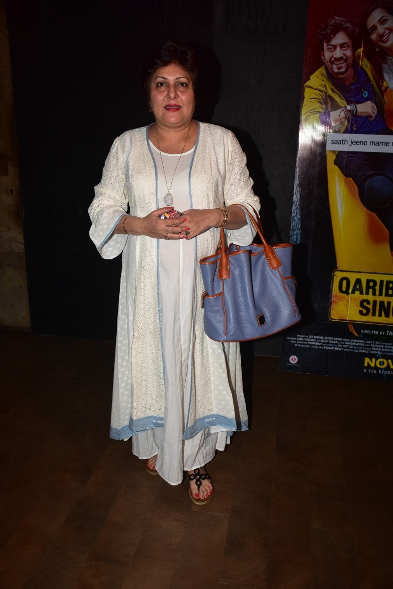 The bring-your-brain-in-theater romantic comedy is backed by Zee Studios who have earlier supported content films like Mom, Sairat, Natasamrat amongst others. Rrfan Khan,Parvathy,Tanuja Chandra,Sutupa Sikhder,Makesh Bhatt,Deepak Dobriyal,Gulshan Devaiah,Rasika duggal,Tisca Chopra,Qarib Qarib Singlle,Qarib Qarib Singlle special screening