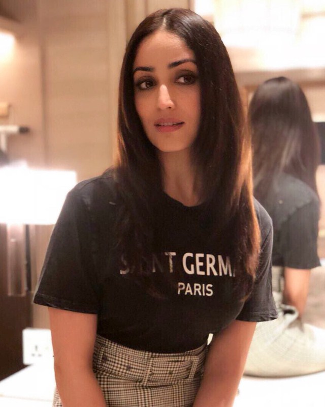 The diva kept it simple by keeping hair open with a center parting and minimal makeup. Yami Gautam,actress Yami Gautam,Yami Gautam hot pics,Yami Gautam hot images,Yami Gautam hot stills,Yami Gautam hot pictures,Yami Gautam hot photos