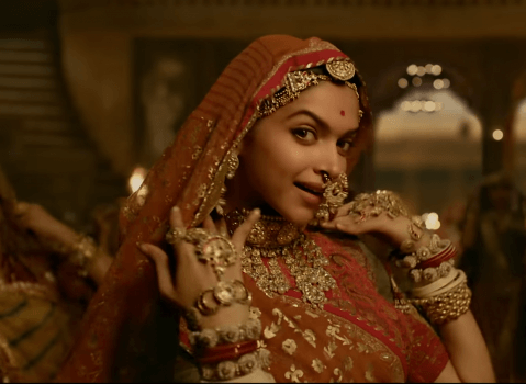 Padmaavat actress Deepika Padukone's portrayal as the most beautiful woman in history Rani Padmavati, has got the audience swooning over her ethereal beauty.