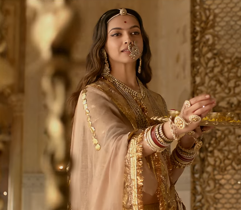 Padmaavat New Stills: Deepika Padukone Defines Beauty In Every Frame ...