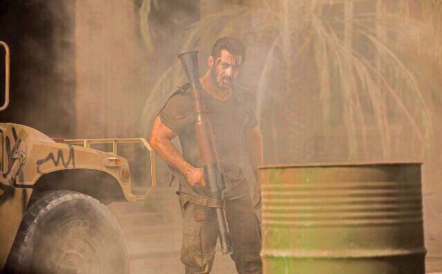 The Superstar took to Twitter to announce the wraps of his upcoming film Tiger Zinda Hai, where he also stated to begin the shoot for Race 3. The actor said, "last day of tiger zinda Hai shoot n sharing with u 1st day of Race 3 ka pic in a bit ..." Salman Khan,Tiger Zinda Hai,Tiger Zinda Hai wraps up,Race 3,Race 3 first look,actor Salman Khan