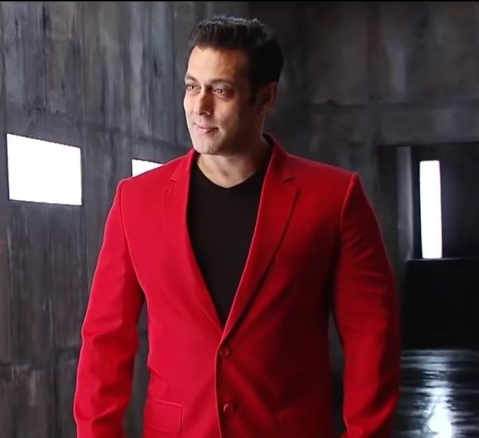 Salman has helped train many of our B-town industry actors and now he is helping Angad. While shooting for the film Salman suggested Angad a few fitness tips and routines which would give him quick results. Angad Bedi,Salman Khan,Tiger Zinda Hai,Race 3,Salman Khan and Angad bond