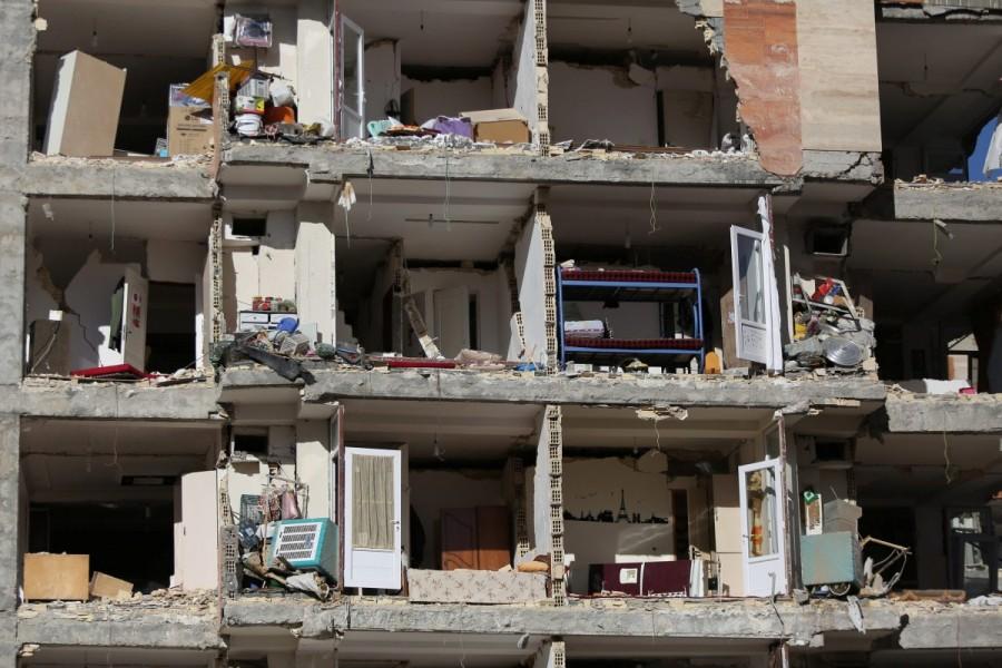 A damaged building is seen following an earthquake in Sarpol-e Zahab county in Kermanshah, Iran November 13, 2017. Iran-Iraq,earthquake,Iran-Iraq earthquake,Iran-Iraq earthquake kills 147,Richter scale,powerful earthquake