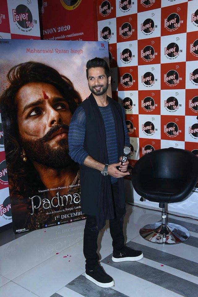 Actor Shahid Kapoor promotes 'Padmavati' movie at Radio Mirchi. Shahid Kapoor,actor Shahid Kapoor,Padmavati at Radio Mirchi,Padmavati,Padmavati promotion,Padmavati movie promotion,Padmavati promotion pics,Padmavati promotion images,Padmavati promotion stills,Padmavati promotion pictures,Padmavati promotion photos