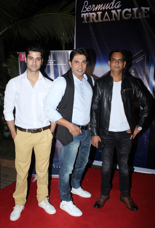 Actors Hitanshu Jinsi, Jeetu Malaviya and Irfan Razaa Khan at the launch of their film, Bermuda Triangle. Rauf Jeelani,Director Asgar Khan,Bermuda Triange,Kashish Rai,Irfan Razaa Khan,Reshma Bari,Jeet Malaviya,Vanshika Soni,Sanah,Hitanshu Jinsi,Manzar Mir,Mannat Hussain,Suhas Singh