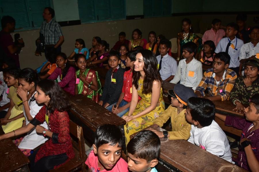 Shraddha even met the teachers & support staff and spoke to them in brief about the school and the kids. Shraddha Kapoor,Shraddha Kapoor celebrates Children's Day,Children's Day,Children's Day celebrations,actress Shraddha Kapoor