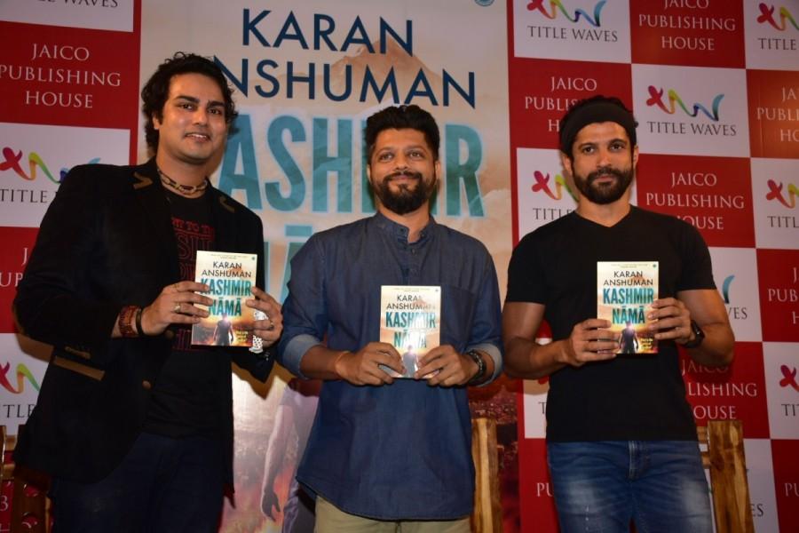 At the book launch, Farhan and Karan, both got candid speaking about the struggle of being a writer. As they both are writers and directors, and they've worked together. Farhan Akhtar,Karan Anshuman,Karan Anshuman book,Kashmir Nama,Farhan,Farhan Akhtar launches Karan Anshuman book