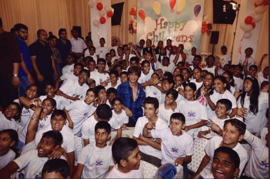 Shah Rukh Khan celebrated Children's day with the kids of Spark a change Foundation. He made each moment special with them, as they were danced along with Shah Rukh on their favourite songs.