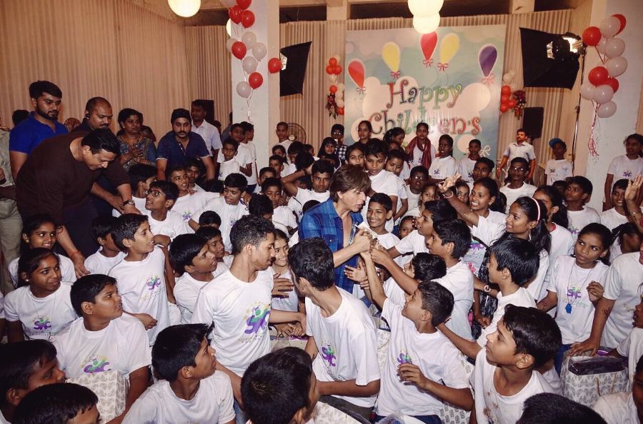 He even posted the images on his social media expressing his love for kids. He made sure the kids are invited on the set, where they can watch the shoot happening, which definitely was a different experience for them. Shah Rukh Khan,SRK,Shah Rukh Khan celebrates Children's Day,SRK celebrates Children's Day,actor Shah Rukh Khan
