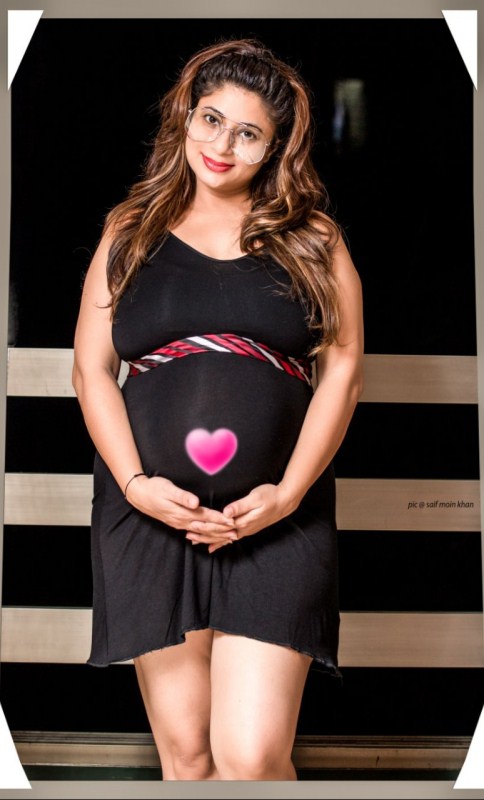 Malini Kapoor who is married to Ajay Sharma, said in a statement. Balika Vadhu,actress Balika Vadhu,Balika Vadhu baby bump,Balika Vadhu baby bump pics,Balika Vadhu baby bump images,Balika Vadhu baby bump stills,Balika Vadhu baby bump pictures,Balika Vadhu baby bump photos