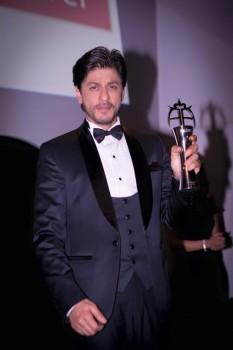 Shah Rukh Khan Wins Outstanding Contribution To Cinema At The Asian Awards