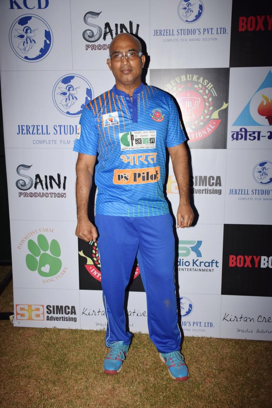 Jeetu Verma at a cricket match between Boxy Boyz Celebrity XI & Specially Abled India XI at Goregon Sports Club. Aditya Pancholi,Shabbir Ahluwalia,Dillzan Wadia,Samir Kochhar,Varun Badola,Sharad Kelkar,Bhakhtyar Irani