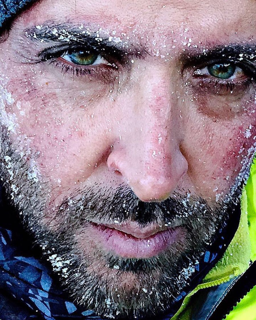 Hrithik Roshan is currently in Europe shooting a new campaign for one of his brand endorsements. The brand team along with the star have been shooting in minus degree climate since a couple of days. Since they are shooting at a high altitude, on snow-clad mountains, it has been even colder. It fluctuates from - 4 to - 8 degrees and sometimes goes even below. It is not less than some sort of an adventure for the entire team shooting in such temperatures. Hrithik Roshan,actor Hrithik Roshan,Hrithik Roshan freezing cold location