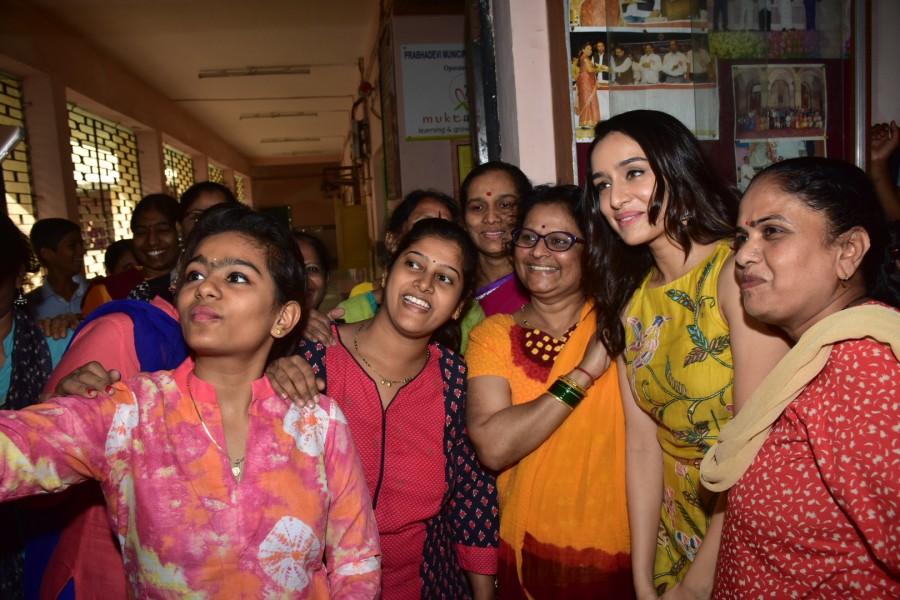 Shraddha Kapoor even met the teachers & support staff and spoke to them in brief about the school and the kids. Shraddha Kapoor,actress Shraddha Kapoor,Shraddha Kapoor at Prabhadevi Municipal School,Children's Day,Shraddha Kapoor at Children's Day