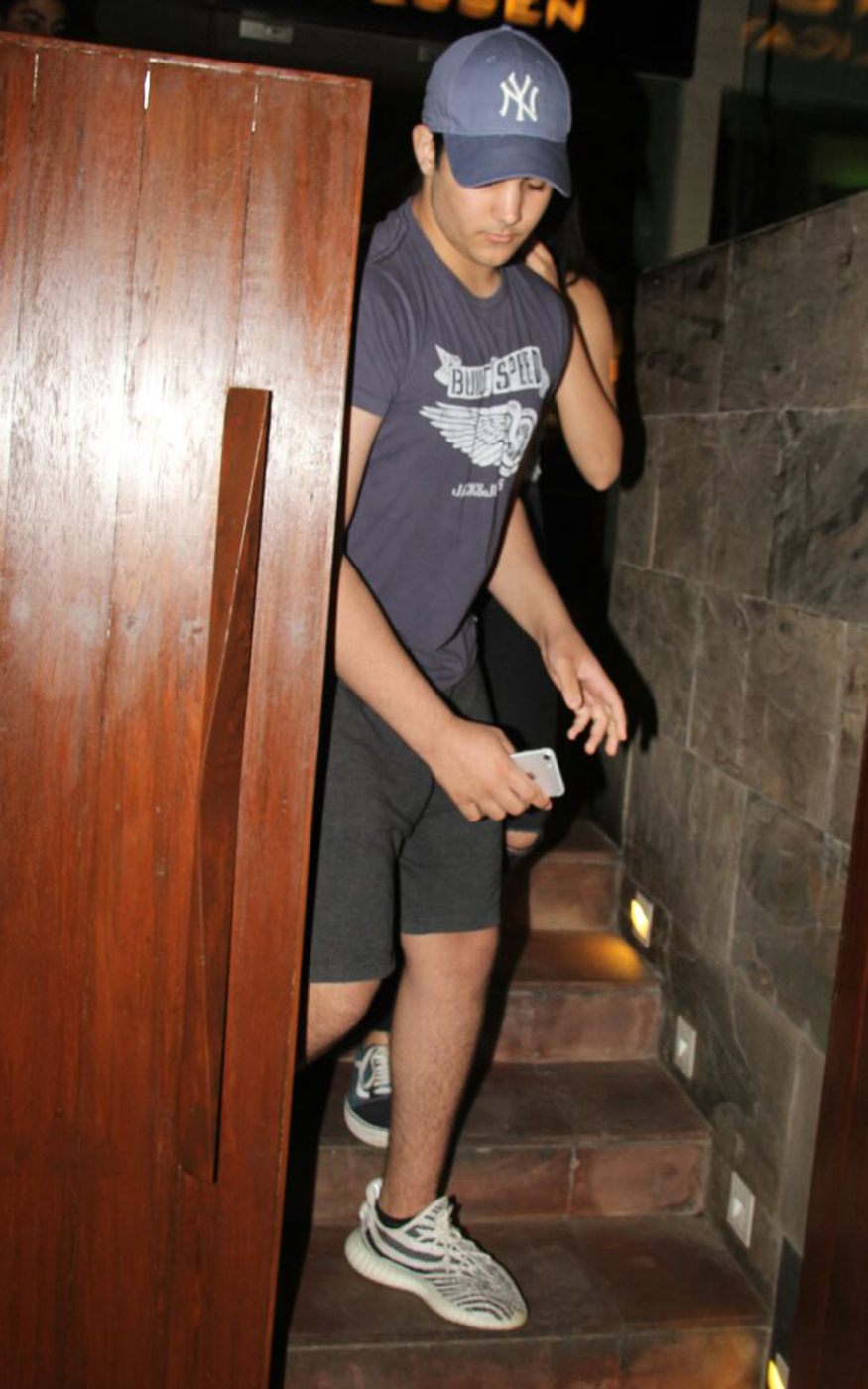 Akshay Kumar and Twinkle Khanna's son, Aarav snapped post a dinner date with a female friend at a suburban Mumbai restaurant. Akshay Kumar,actor Akshay Kumar,Akshay Kumar son,Akshay Kumar son Aarav,Aarav,Aarav with friend,Aarav on a dinner