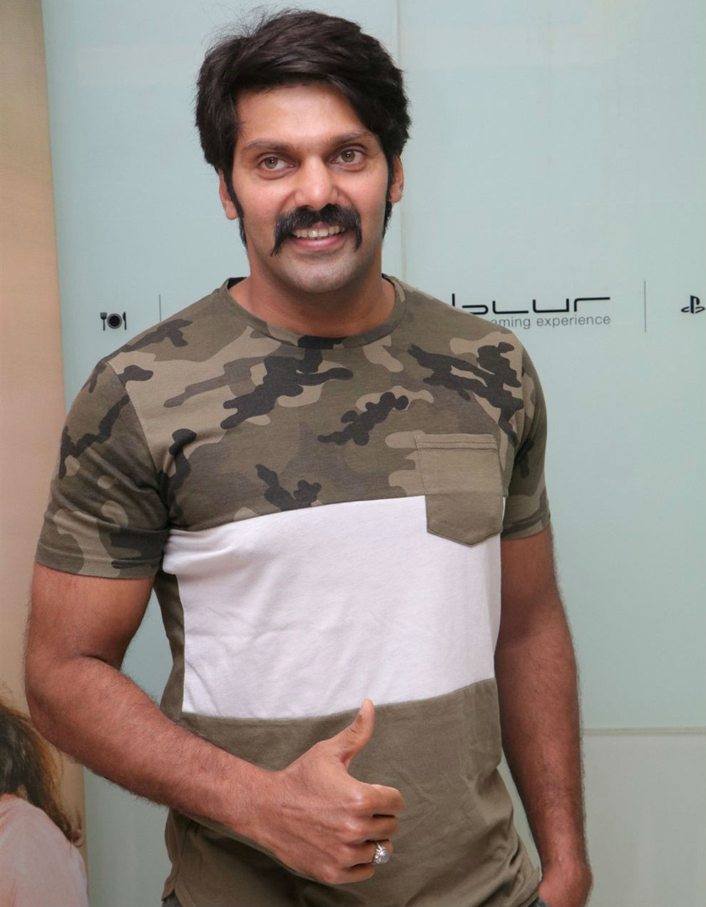 Arya New Still 4 - Tamil Actor Arya Photos