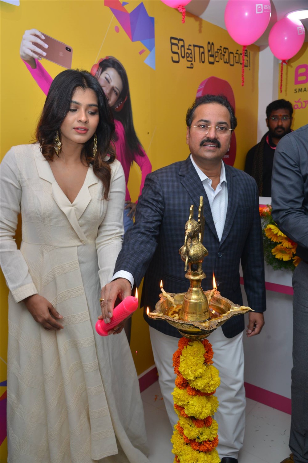 Film Actress Hebah Patel launches B New Mobile Store at Tenali. Hebah Patel,actress Hebah Patel,B New Mobile Store,Hebah Patel at B New Mobile Store,B New Mobile Store launch