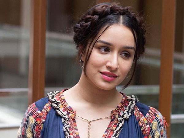 Shraddha Kapoor - The Aashique girl none other Shraddha Kapoor who is a popular face amongst the brands and has been given the title of 'one of the most wanted names' in the endorsement world. She has signed many leading brands and currently bags more than 6 brands. Ranveer Singh,Irrfan Khan,Taapsee Pannu,Alia Bhatt,Shraddha Kapoor,5 Actors with major brand endorsements