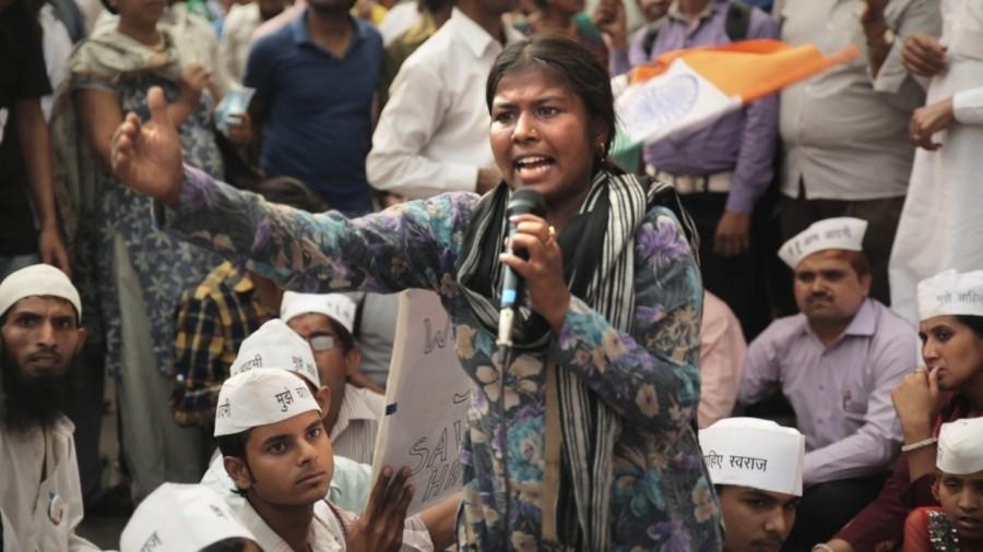 Starring Arvind Kejriwal, Manish Sisodia, Yogendra Yadav and Santosh Koli in the lead role. Arvind Kejriwal,Manish Sisodia,Yogendra Yadav,Santosh Koli,An Insignificant Man movie stills,An Insignificant Man movie pics,An Insignificant Man movie images,An Insignificant Man movie photos
