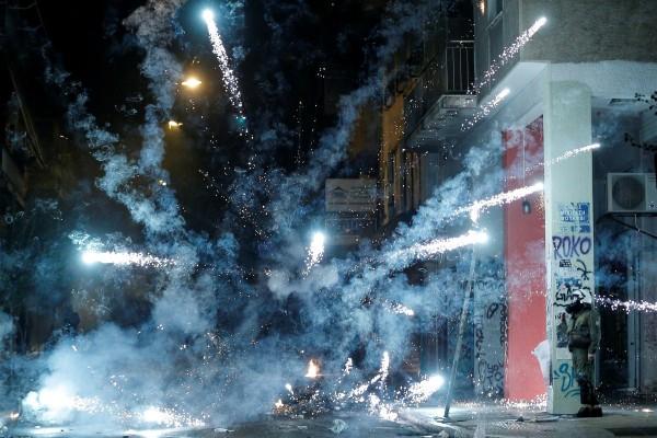 Fiery protests across Greece - Photos,Images,Gallery - 77566