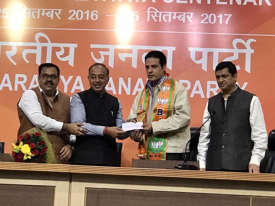 Actor Rahul Roy, known for his 1990 romantic film "Aashiqui", on Saturday joined the BJP in the presence of Union Minister Vijay Goel. Rahul Roy,Rahul Roy joins BJP,Aashiqui,Aashiqui actor joins BJP,BJP