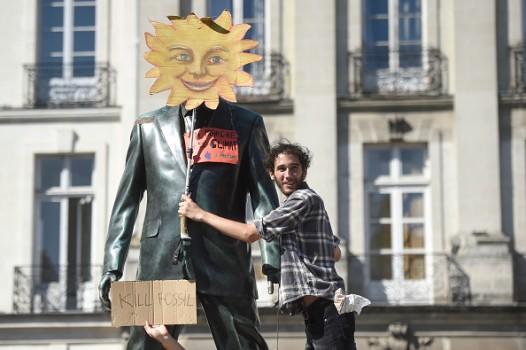 Happy Men's Day 2017: Quotes, SMS, WhatsApp Messages, Status, Greetings and Images to share