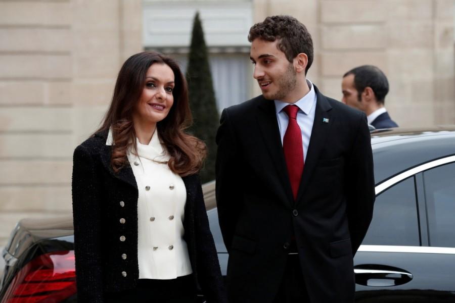 Lara, the wife of Lebanon's Prime Minister Saad al-Hariri, and their son Houssam are pictured at the Elysee Palace in Paris, France, November 18, 2017. Saad al-Hariri,Lebanon’s Prime Minister Saad al-Hariri,PM Saad al-Hariri,Emmanuel Macron,President Emmanuel Macron,Lebanon