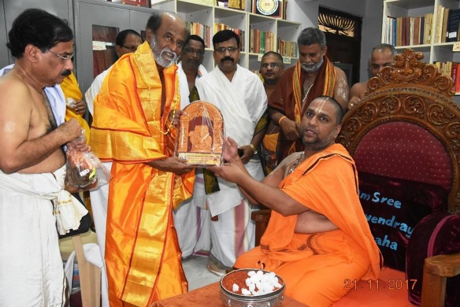Super star Rajinikanth visits Manthralayam Ragavendhra Temple. Rajinikanth,Superstar Rajinikanth,Rajinikanth visits Mantralayam,Rajinikanth visits Mantralayam temple,Mantralayam temple,Rajinikanth at Mantralayam temple,2.0,2point0